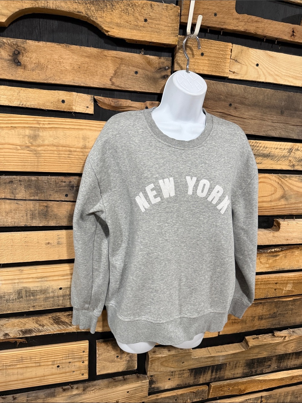 J.Crew Women’s Gray New York graphic sweatshirt Size medium - Picture 3 of 7